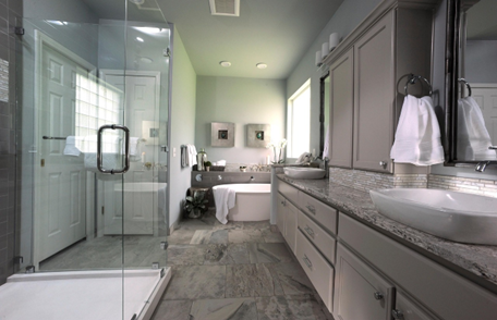 Image of a newly remodeled modern bathroom.